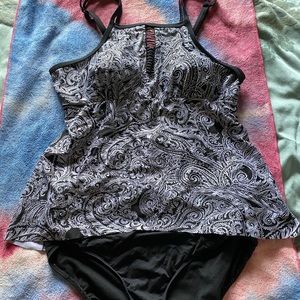 Like New!! Tankini with high waist bottoms